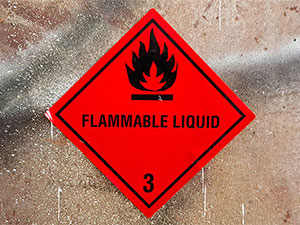 Как правильно хранить легковоспламеняющиеся жидкости в лаборатории Как правильно хранить легковоспламеняющиеся жидкости в лаборатории
